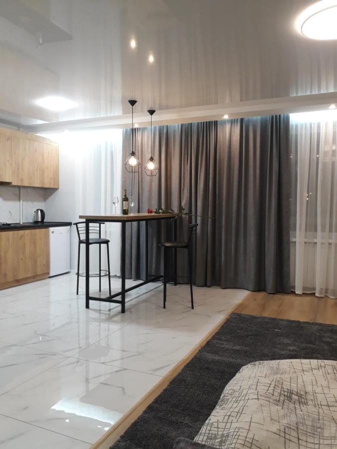 Apartment on Karla Marksa Avenue Kryvyi Rih Dış mekan fotoğraf